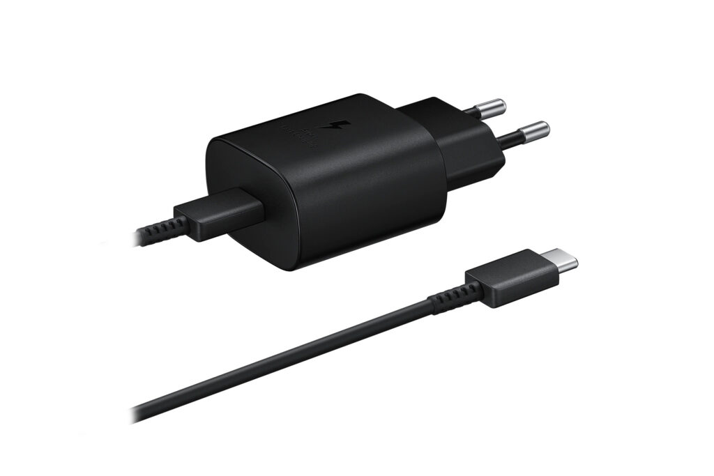 شارژر دیواری ۱۵ وات با کابل سفید ۲ پین  ۱۵w PD POWER ADAPTER