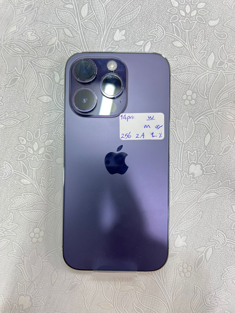 گوشی ایفون ۱۴ پرو رنگ بنفش