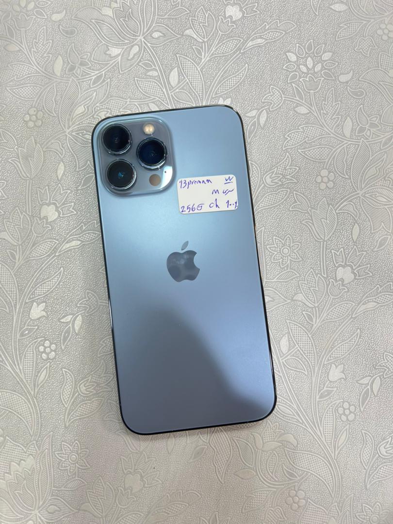 گوشی ایفون مدل ۱۳ پرومکس رنگ ابی